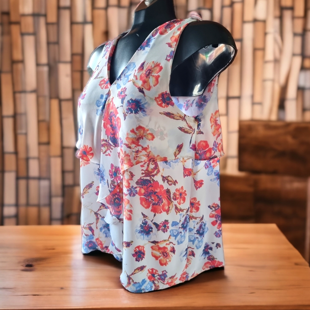 Violet + Claire Front Ruffle Floral Blouse - Picture 2 of 8